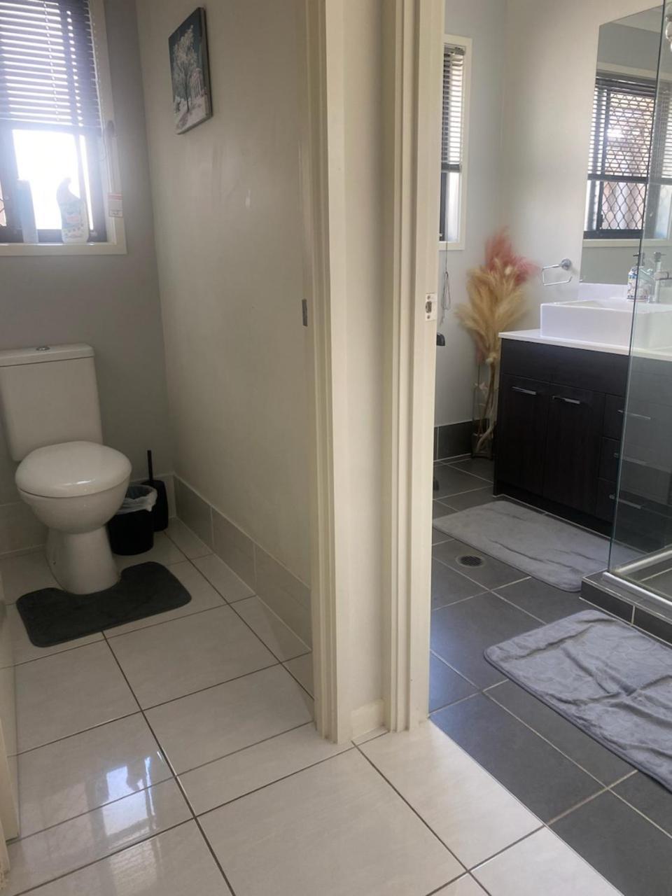 Manhattan B&B Guest Rooms นอร์ทเลคส์ ภายนอก รูปภาพ